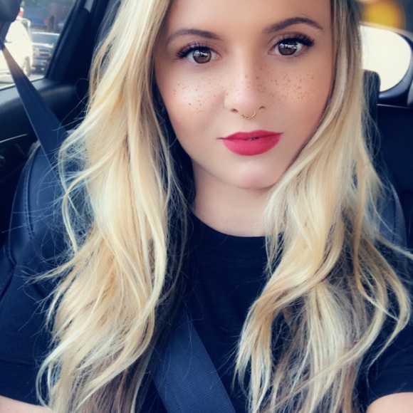 Meet your Posher, Brittany - Picture 4 of 5